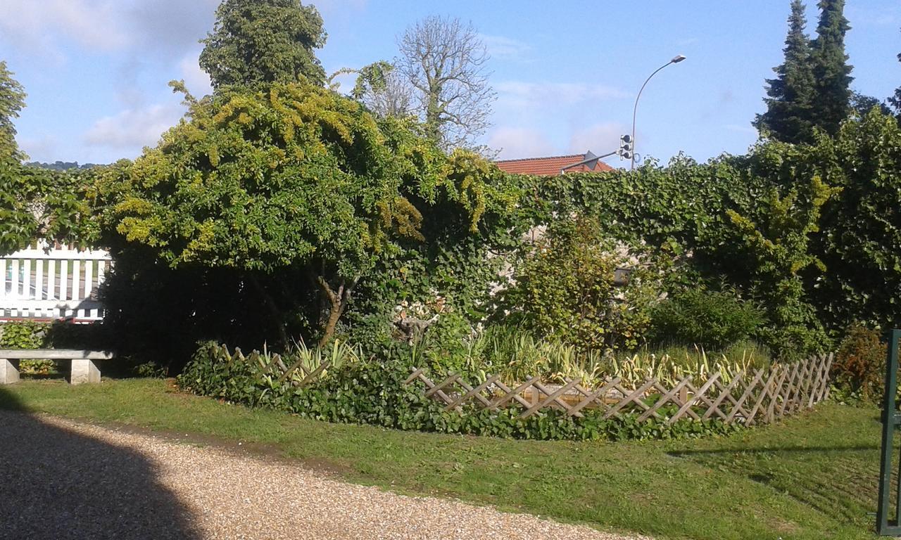 Hotel Au Chateau Blanc Saint-Aubin-les-Elbeuf ภายนอก รูปภาพ